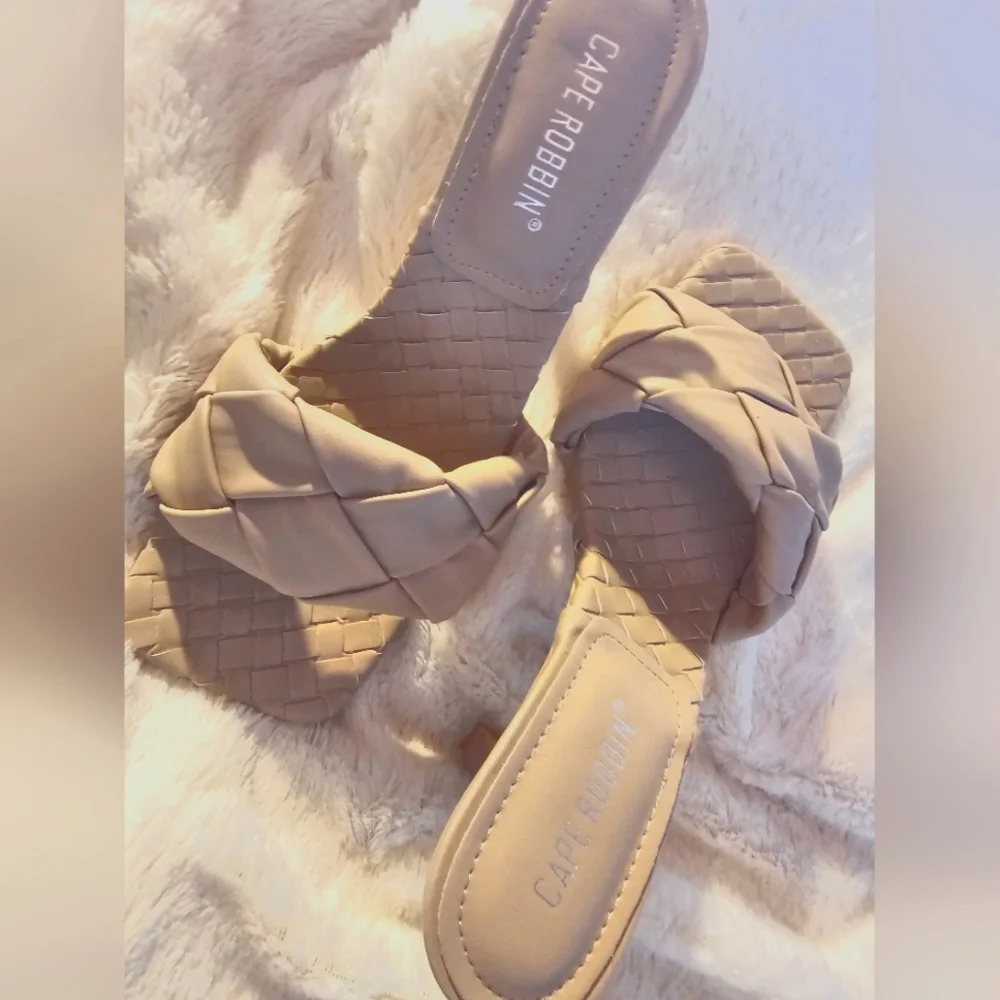 High heels - Picture 4 of 4